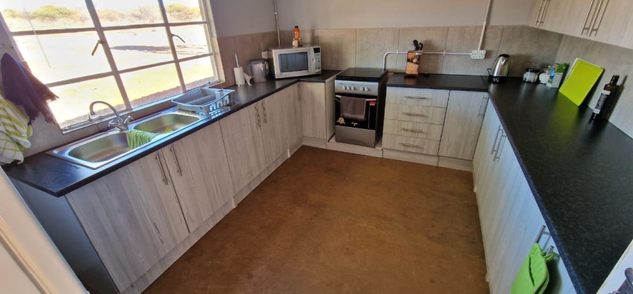 10 Bedroom Property for Sale in Olifantshoek Northern Cape